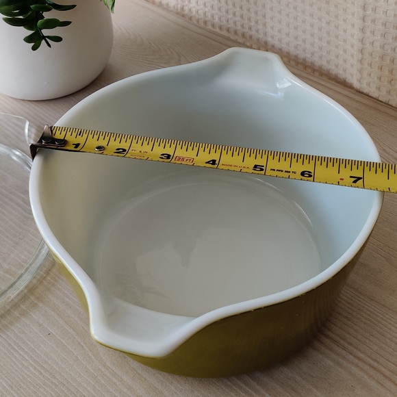 Vintage Pyrex Olive Green Pyrex 1 1/2 Quart Casserole Dish with Lid - Picture 11 of 11